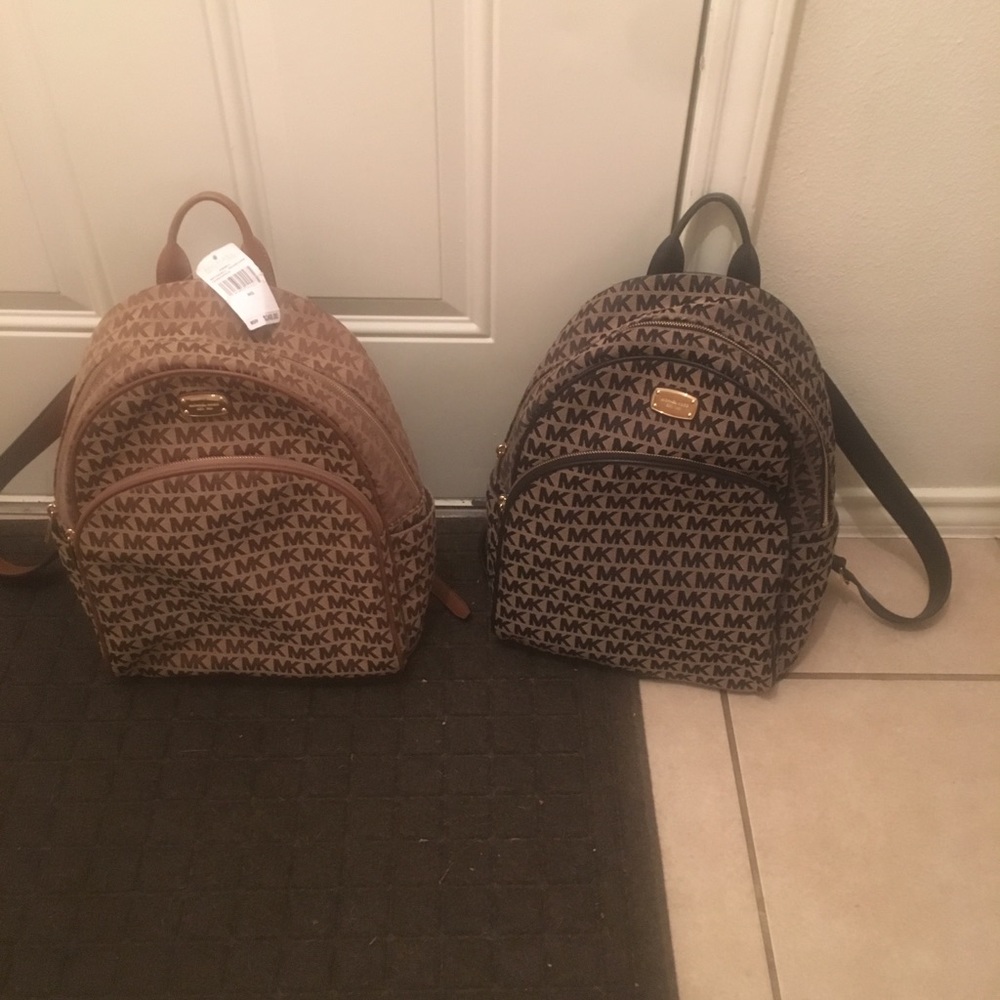 2 Michael kors designer book bags for $325 each - Picture 6 of 6